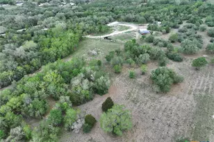 838 E Oak St, Goliad, TX 77963 - Photo 36