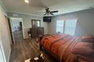 838 E Oak St, Goliad, TX 77963 - Photo 14