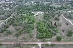 838 E Oak St, Goliad, TX 77963 - Photo 34