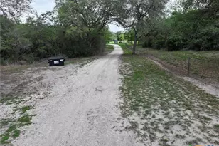 838 E Oak St, Goliad, TX 77963 - Photo 48