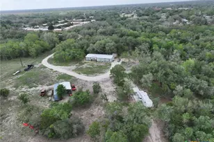 838 E Oak St, Goliad, TX 77963 - Photo 44