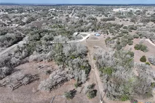 838 E Oak St, Goliad, TX 77963 - Photo 14