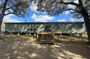 838 E Oak St, Goliad, TX 77963 - Photo 26