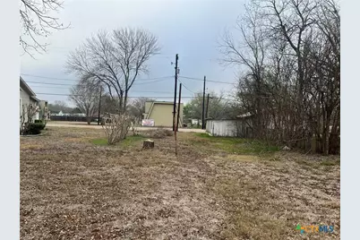 509 W 6th Street, Yorktown, TX 78164 - Photo 22
