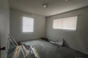 509 W 6th St, Yorktown, TX 78164 - Photo 16