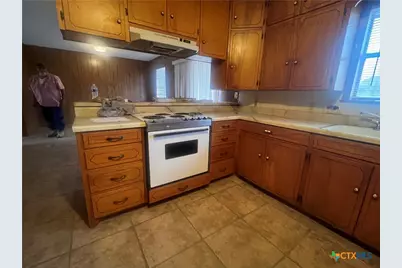 509 W 6th Street, Yorktown, TX 78164 - Photo 4