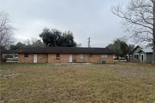 509 W 6th St, Yorktown, TX 78164 - Photo 20