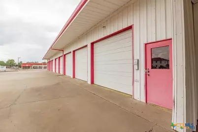 1301 N East Street, Victoria, TX 77901 - Photo 16