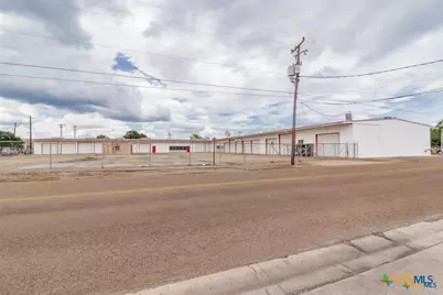 1301 N East Street, Victoria, TX 77901 - Photo 8