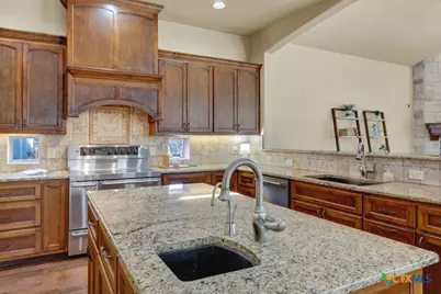 7607 Sky Loop, Garden Ridge, TX 78266 - Photo 10