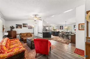 690 Cherry Ridge, Floresville, TX 78114 - Photo 6