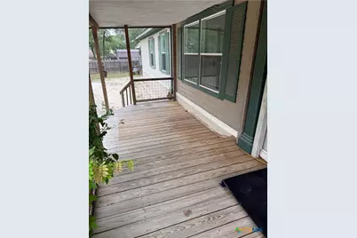 690 Cherry Ridge, Floresville, TX 78114 - Photo 4