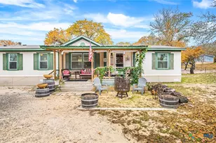 690 Cherry Ridge, Floresville, TX 78114 - Photo 2