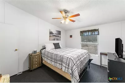 690 Cherry Ridge, Floresville, TX 78114 - Photo 20