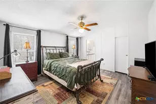 690 Cherry Ridge, Floresville, TX 78114 - Photo 18