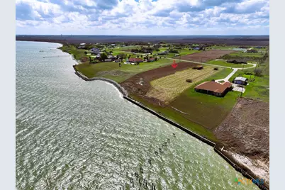 39 N Bay Shore Dr, Port Lavaca, TX 77979 - Photo 2