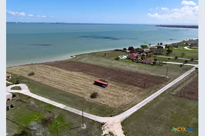 39 N Bay Shore Dr, Port Lavaca, TX 77979 - Photo 4
