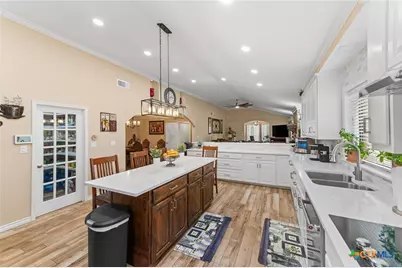 101 Hunters Glen Drive, San Marcos, TX 78666 - Photo 14