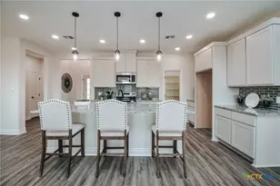 321 Whitetail Ln, Victoria, TX 77905 - Photo 6