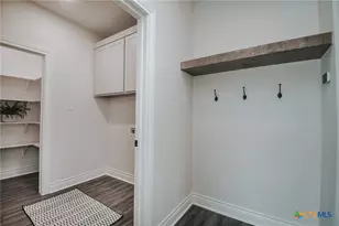 321 Whitetail Ln, Victoria, TX 77905 - Photo 32