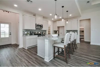 321 Whitetail Lane, Victoria, TX 77905 - Photo 4