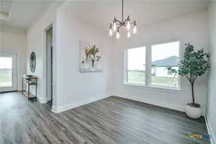 321 Whitetail Ln, Victoria, TX 77905 - Photo 18