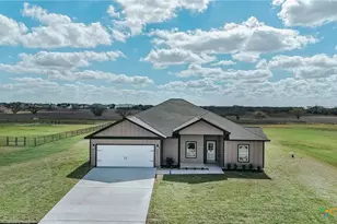 321 Whitetail Ln, Victoria, TX 77905 - Photo 1