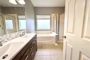 105 Holly Oak Ct, Victoria, TX 77901 - Photo 18