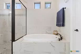 102 Rancho Del Lago Ln, Belton, TX 76513 - Photo 20