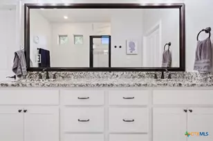 102 Rancho Del Lago Ln, Belton, TX 76513 - Photo 18