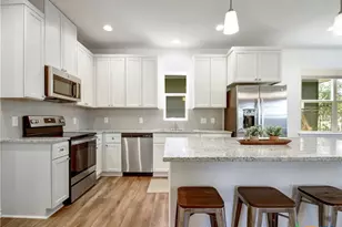 660 Mockingbird Dr, Canyon Lake, TX 78133 - Photo 10