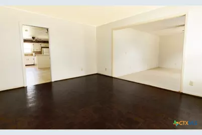 5109 Lilac Lane, Victoria, TX 77904 - Photo 4