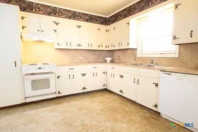 5109 Lilac Lane, Victoria, TX 77904 - Photo 10