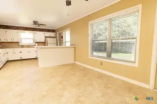 5109 Lilac Ln, Victoria, TX 77904 - Photo 12