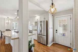 4711 Dahlia Ln, Victoria, TX 77904 - Photo 14