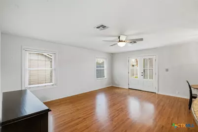 4711 Dahlia Lane, Victoria, TX 77904 - Photo 12