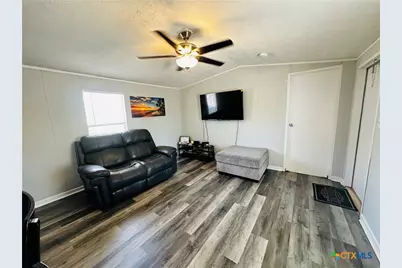 309 Cottonwood Avenue, Luling, TX 78648 - Photo 6