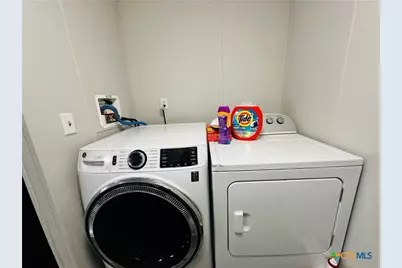 309 Cottonwood Avenue, Luling, TX 78648 - Photo 10