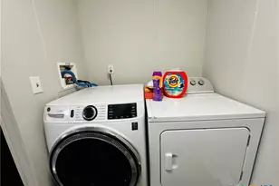 309 Cottonwood Ave, Luling, TX 78648 - Photo 10