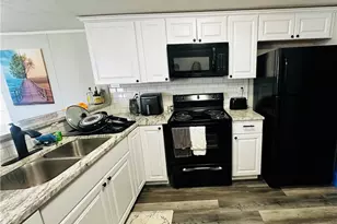 309 Cottonwood Ave, Luling, TX 78648 - Photo 8