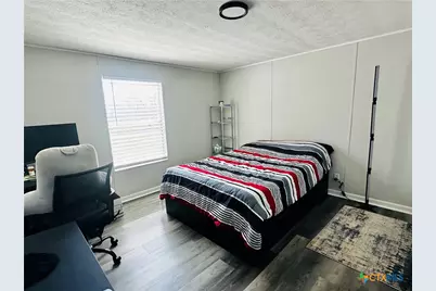 309 Cottonwood Avenue, Luling, TX 78648 - Photo 12