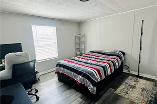 309 Cottonwood Ave, Luling, TX 78648 - Photo 12