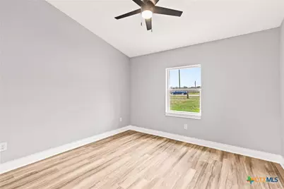 6638 Hickory Forrest Drive, Seguin, TX 78155 - Photo 18