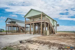 193 Powderhorn Ln, Port Lavaca, TX 77979 - Photo 2