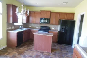 753 Great Oaks Dr, New Braunfels, TX 78130 - Photo 10