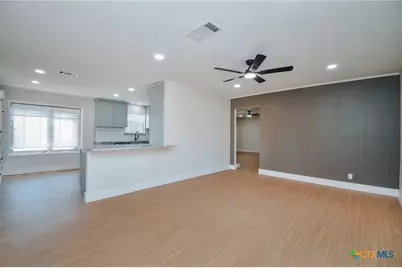 502 Berwick Street, Victoria, TX 77904 - Photo 8