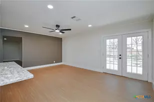 502 Berwick St, Victoria, TX 77904 - Photo 10