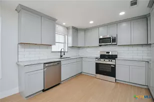 502 Berwick St, Victoria, TX 77904 - Photo 14