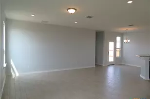 352 Blacktail Dr, New Braunfels, TX 78130 - Photo 4