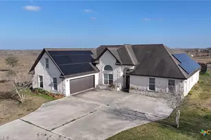 289 Jennifer Ln, Port Lavaca, TX 77979 - Photo 1